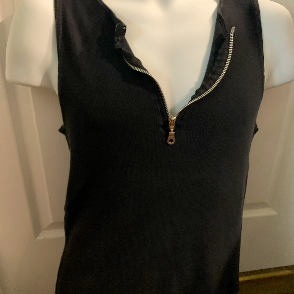 Stretchable tank top